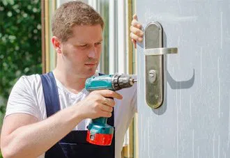 Greenwich Locksmith Service Greenwich, CT 203-347-3108 - 7-Lock-Changing